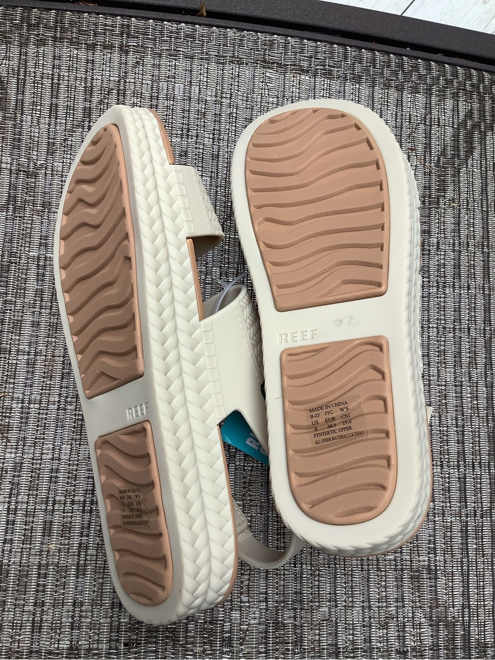 NWT REEF Ridiculously Comfortable Water Vista Friendly Sandals Platform Velcro 8 - Picture 8 of 8
